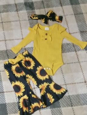 Sunflower Baby Outfit Set - Yellow Bodysuit with Sunflower Bell-Bottoms